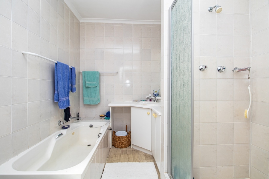3 Bedroom Property for Sale in River Club Western Cape